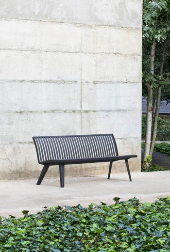 Area - Bench with backrest - Montréal