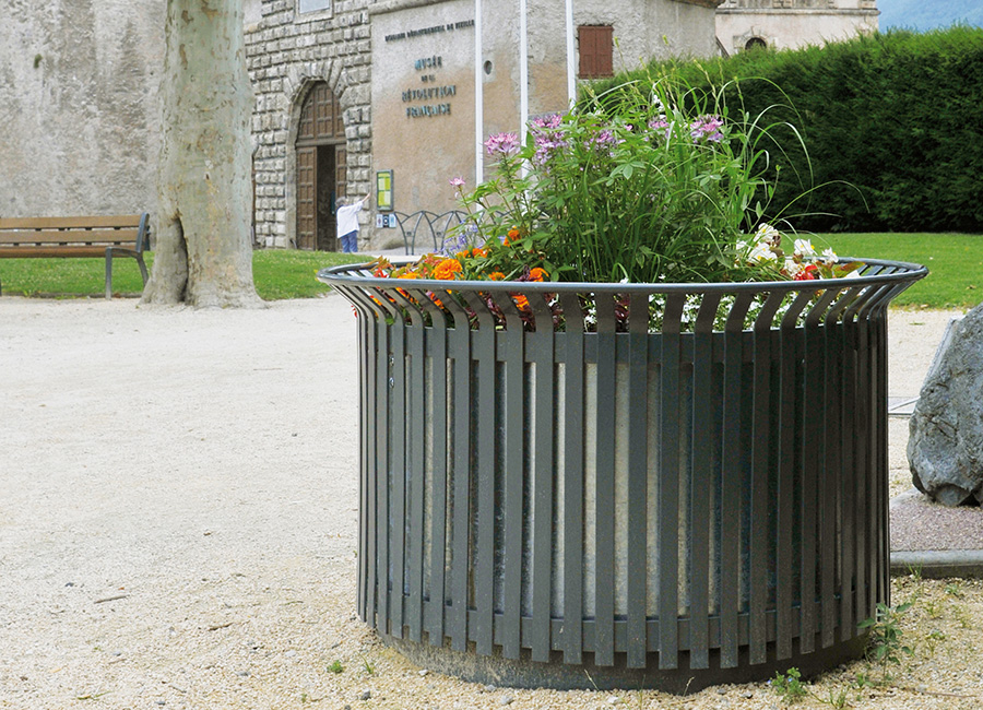 Jardinière TULIPE conçu et fabriqué par Aréa mobilier urbain