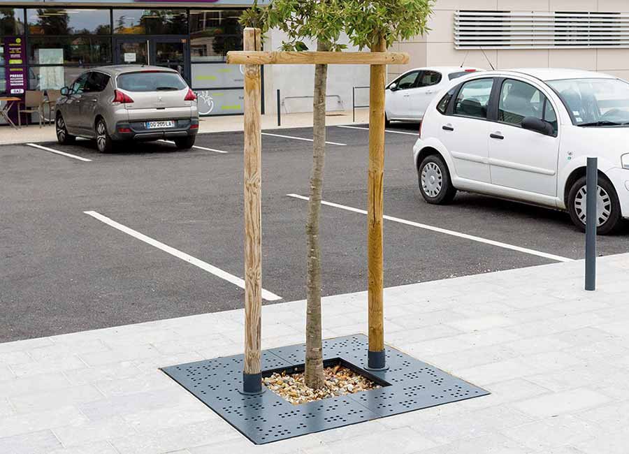 Grille d'arbre DALLAS conçu et fabriqué par Aréa mobilier urbain