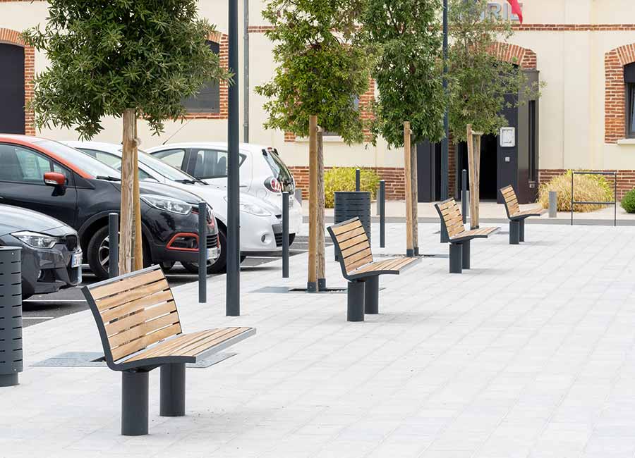 Grille d'arbre DALLAS conçu et fabriqué par Aréa mobilier urbain