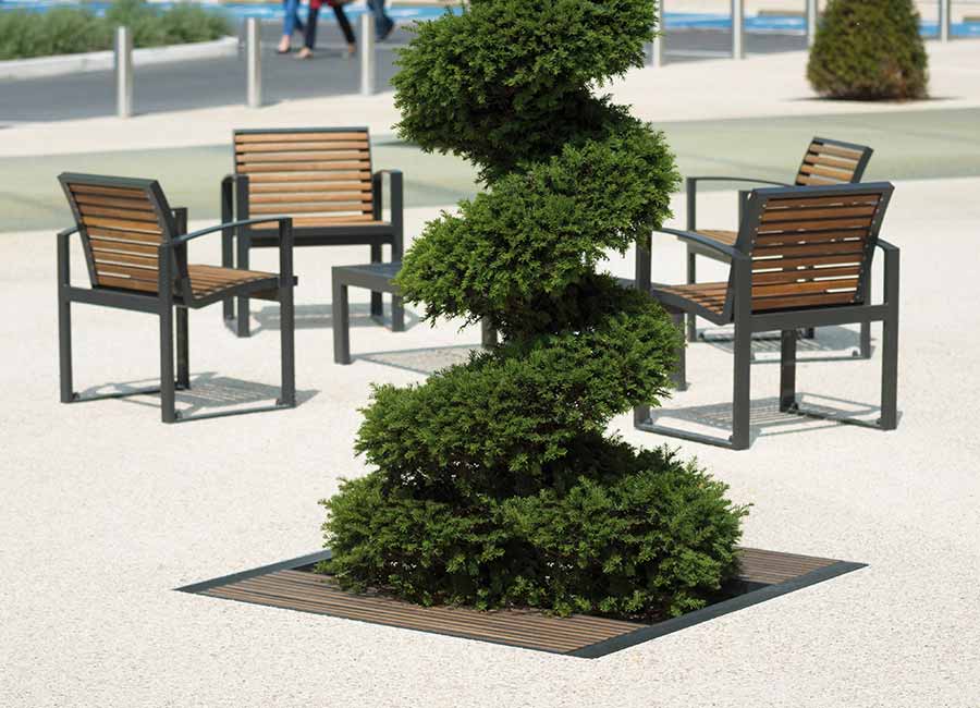 Grille d'arbre STANFORD conçu et fabriqué par Aréa mobilier urbain