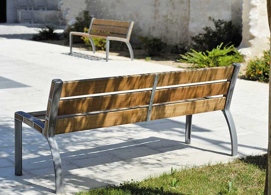 Banc ATHENES BOIS conçu et fabriqué par Aréa mobilier urbain