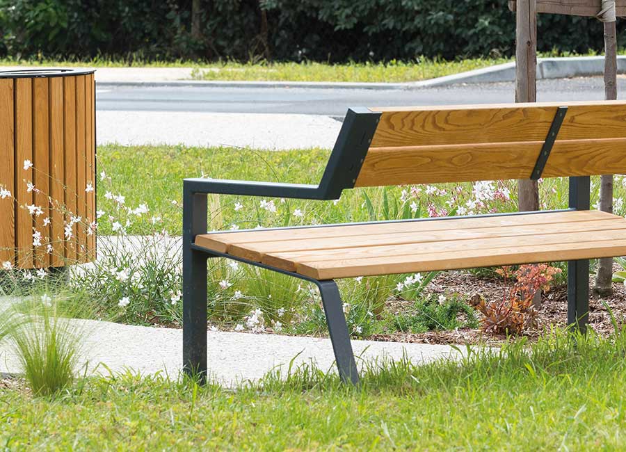 Banc BERLIN BOIS conçu et fabriqué par Aréa mobilier urbain