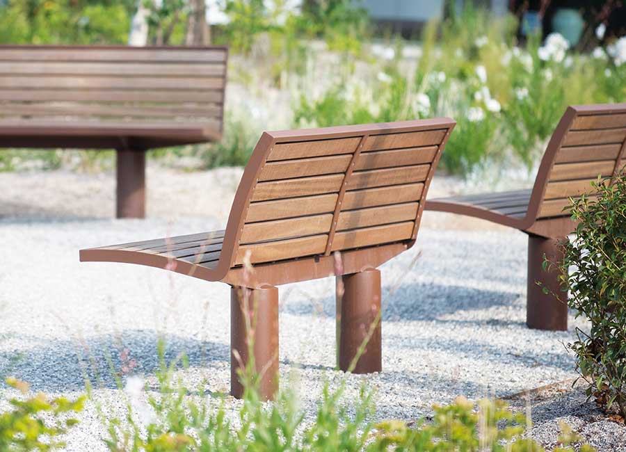 Banc DENVER BOIS conçu et fabriqué par Aréa mobilier urbain