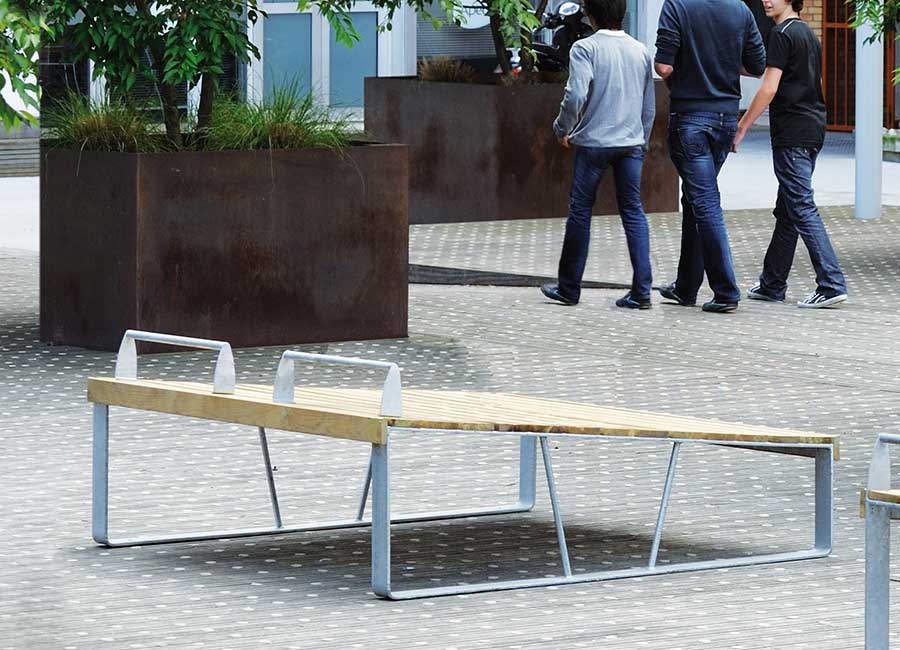 Banc double à Abdominaux OXYGENE conçu et fabriqué par Aréa mobilier urbain