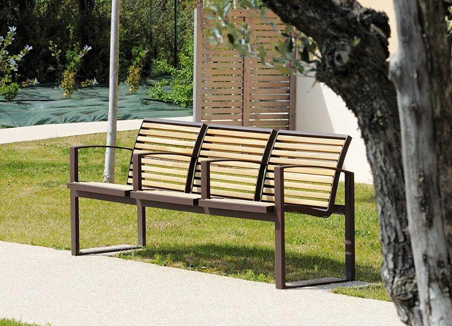 Banc NEWPORT BOIS conçu et fabriqué par Aréa mobilier urbain