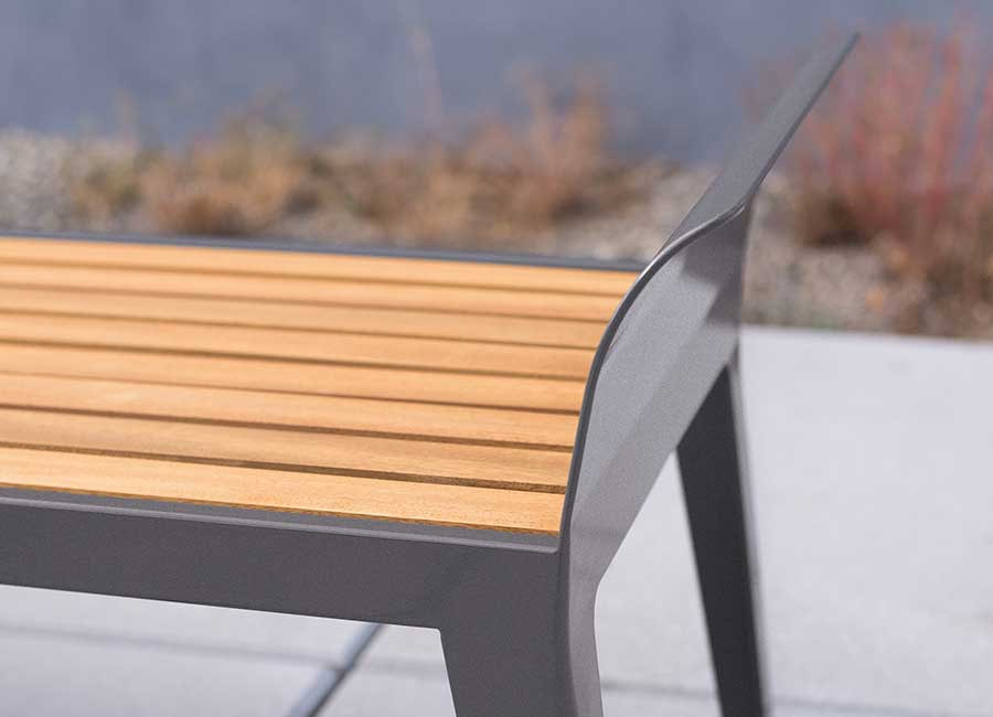 Banc simple ONTARIO BOIS conçu et fabriqué par Aréa mobilier urbain