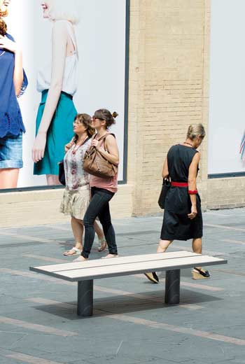 Area - Backless bench - Toronto bois