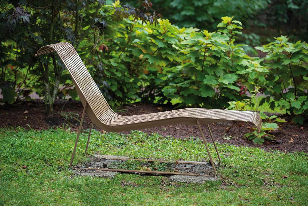 Chaise longue MIRAMAR conçu et fabriqué par Aréa mobilier urbain