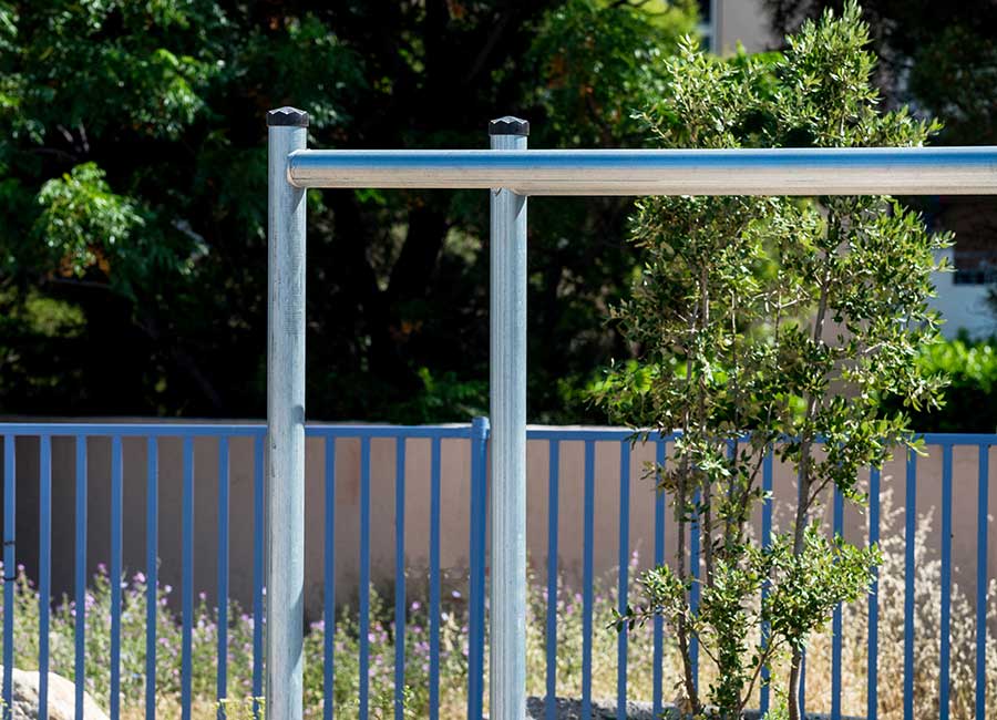 Echelle horizontale OXYGENE conçu et fabriqué par Aréa mobilier urbain