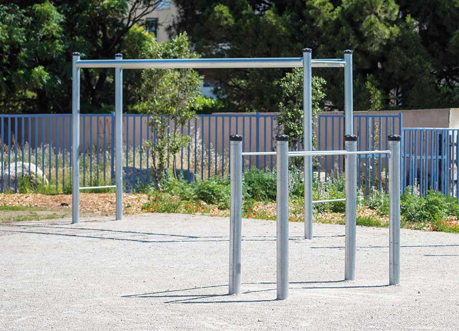 Echelle horizontale OXYGENE conçu et fabriqué par Aréa mobilier urbain