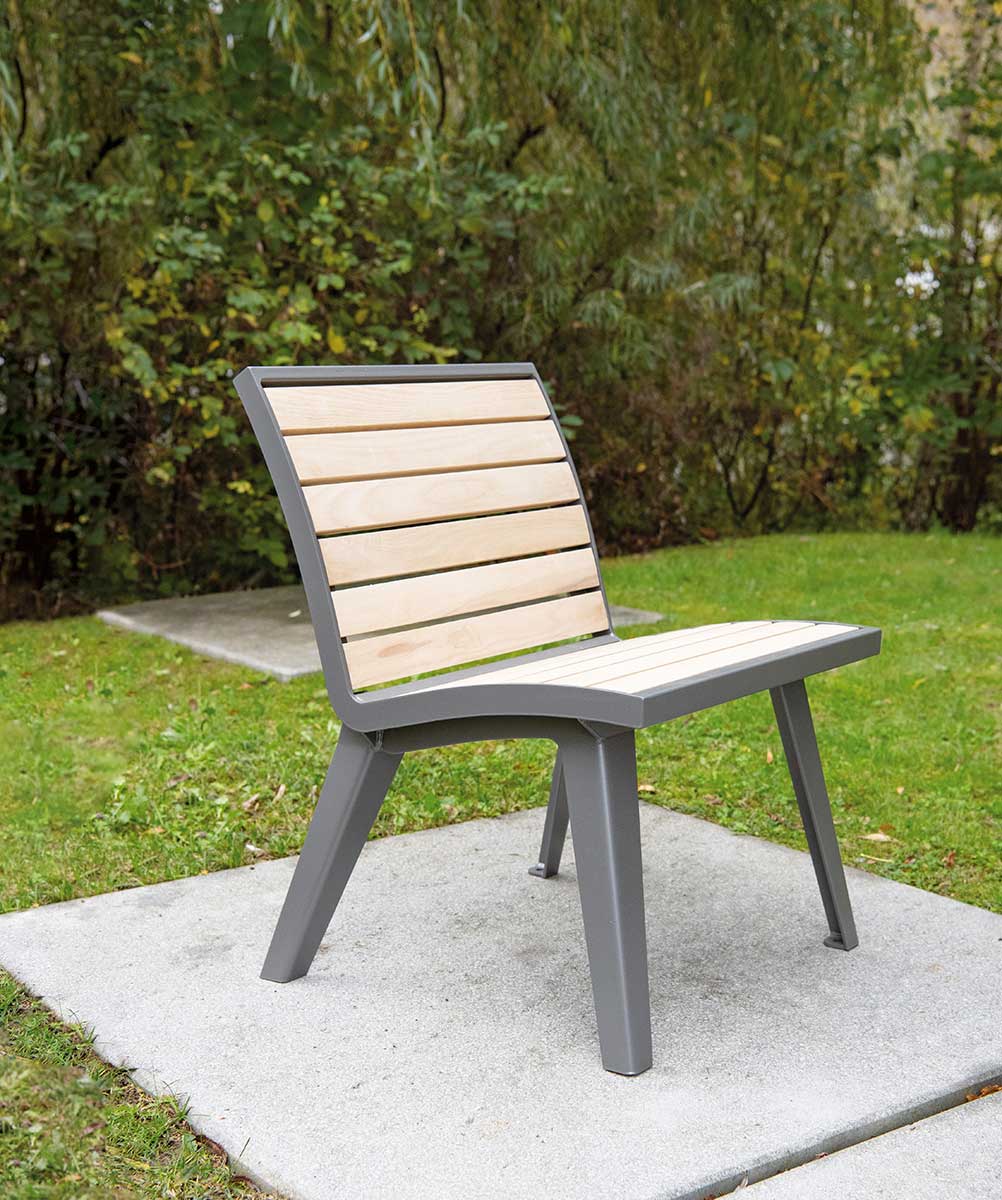 Chaise MONTREAL BOIS conçu et fabriqué par Aréa mobilier urbain