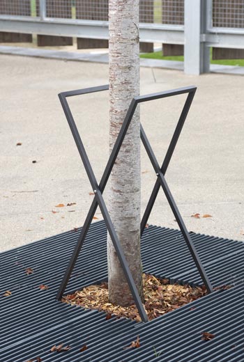 Area - Tree guard and stake - Tripoli 90