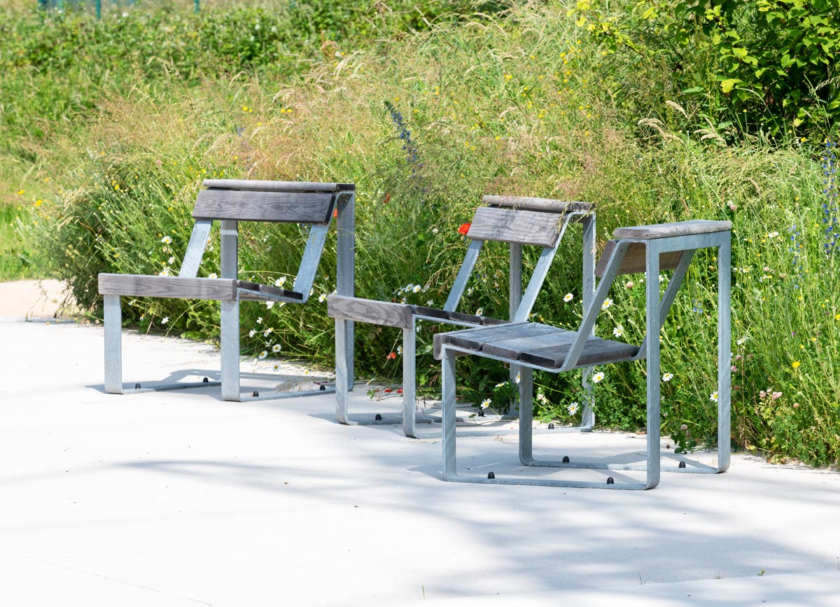 Chaise Atlantique conçu et fabriqué par Aréa mobilier urbain