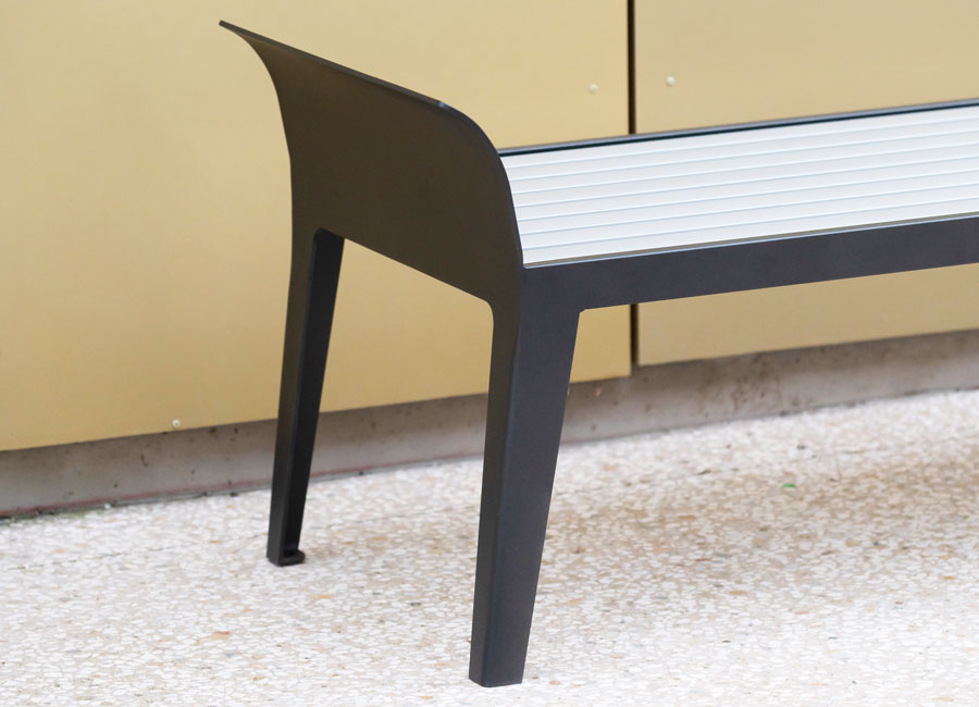 Banc simple Ontario aluminium conçu et fabriqué par Aréa mobilier urbain