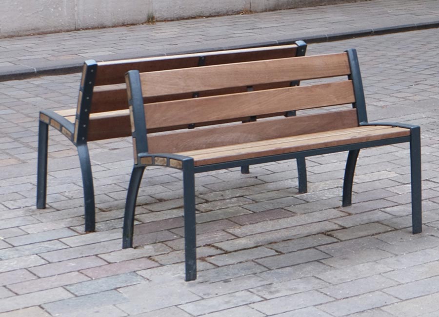 Banc ATHENES BOIS conçu et fabriqué par Aréa mobilier urbain