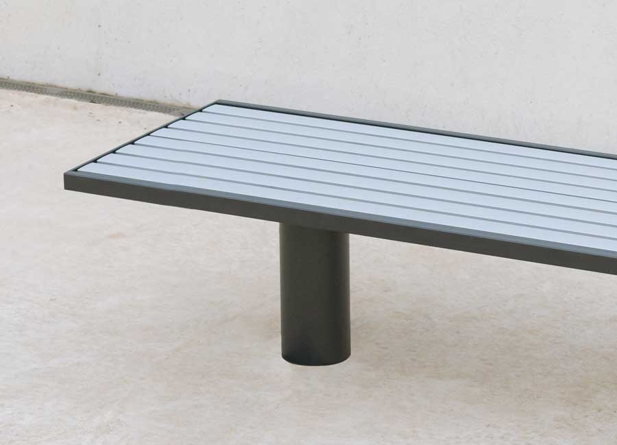 Banc simple TORONTO ALUMINIUM conçu et fabriqué par Aréa mobilier urbain