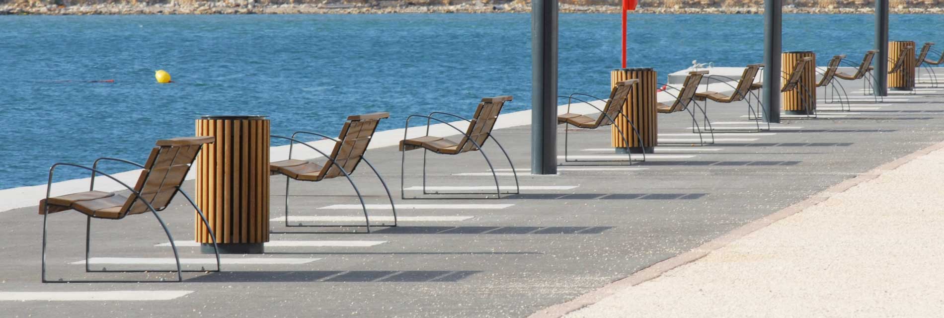 Canapés Vienne  conçus et fabriqués par aréa mobilier urbain